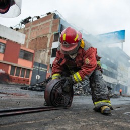 fireman bomberos lima city air pollution